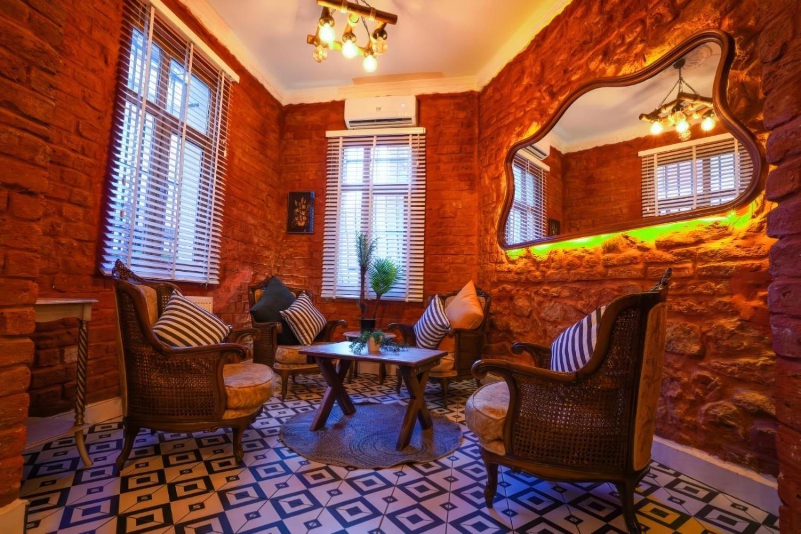 White Bolshoi Rooms Istanbul Bagian luar foto