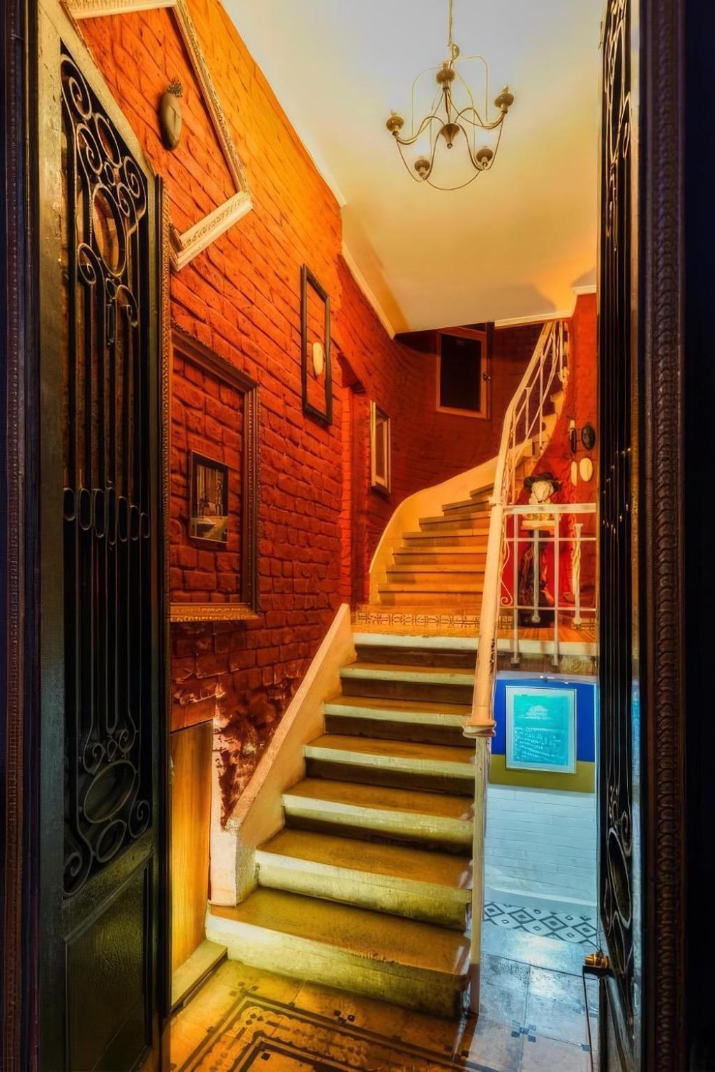 White Bolshoi Rooms Istanbul Bagian luar foto